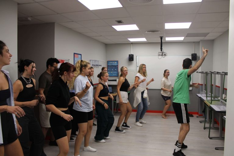 EstudioSampere صورة 24 من مدرسة